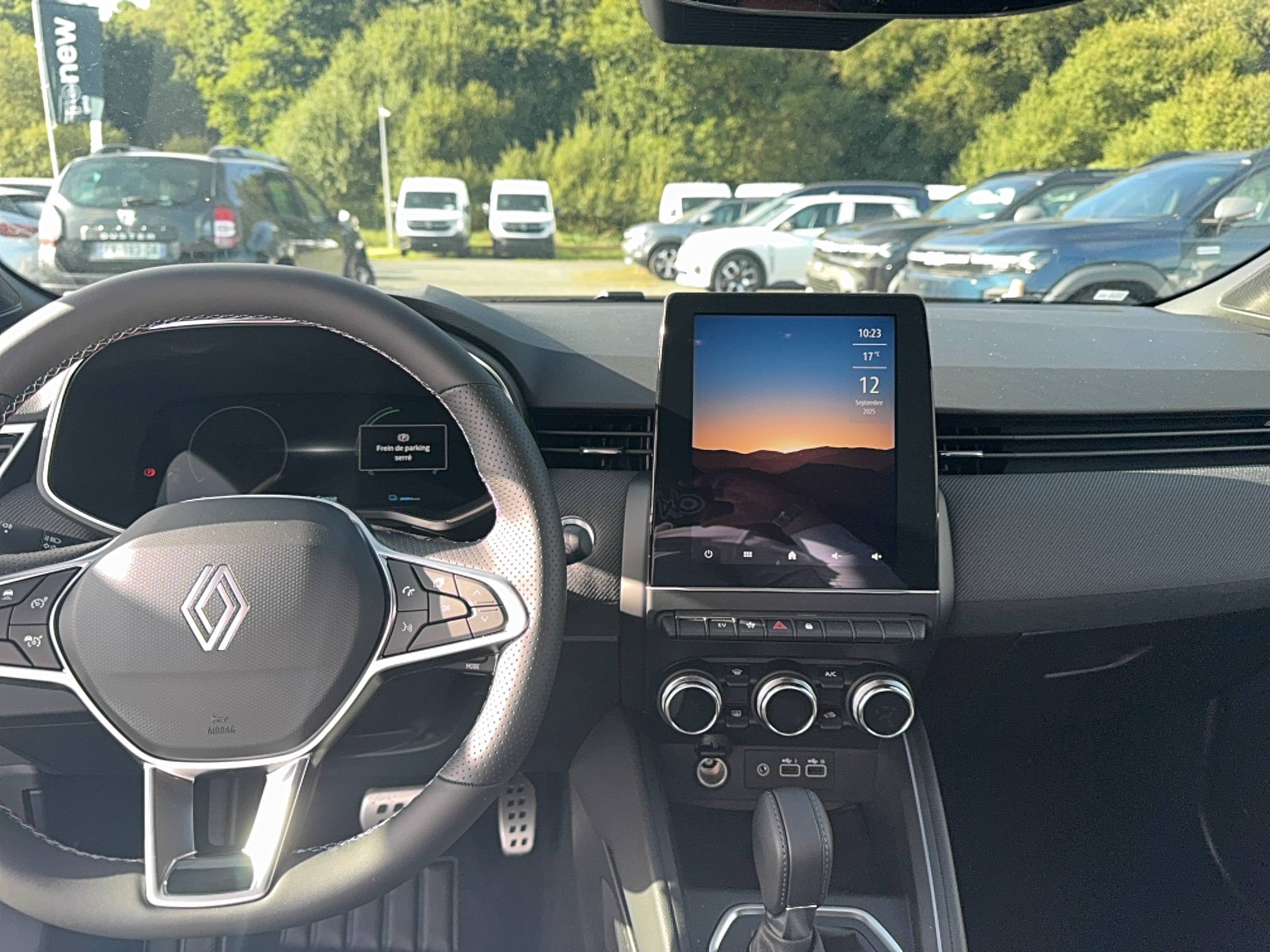 Vente en ligne Renault Clio 5 Clio E-Tech full hybrid 145 ch GSR2 au prix de 27 990 €