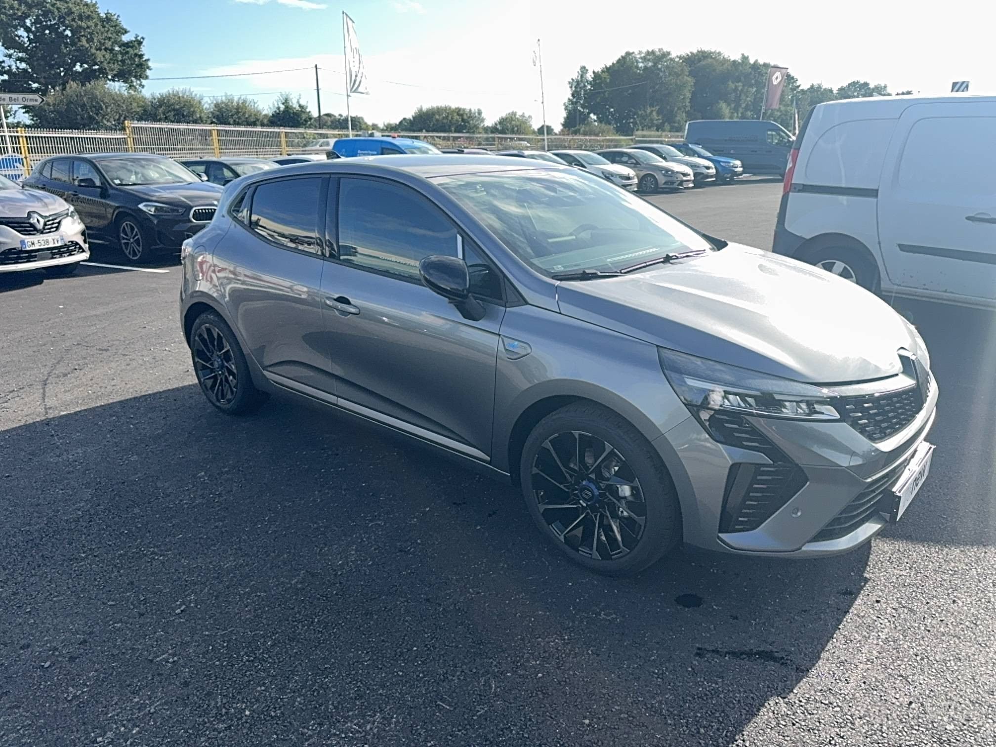 Vente en ligne Renault Clio 5 Clio E-Tech full hybrid 145 ch GSR2 au prix de 27 990 €