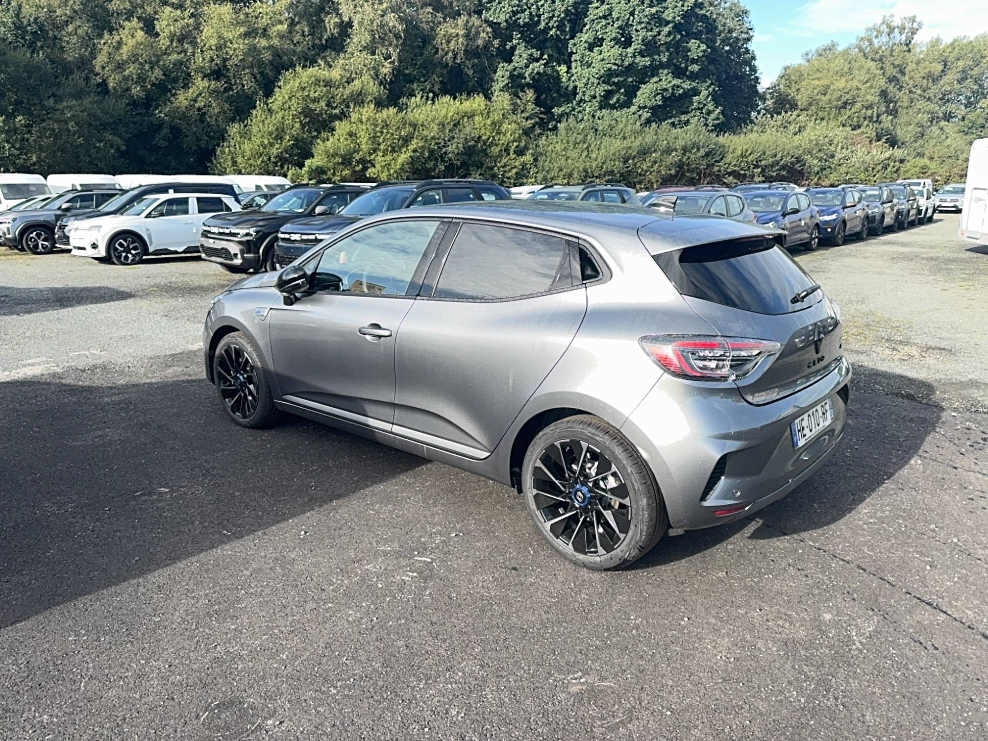 Vente en ligne Renault Clio 5 Clio E-Tech full hybrid 145 ch GSR2 au prix de 27 990 €