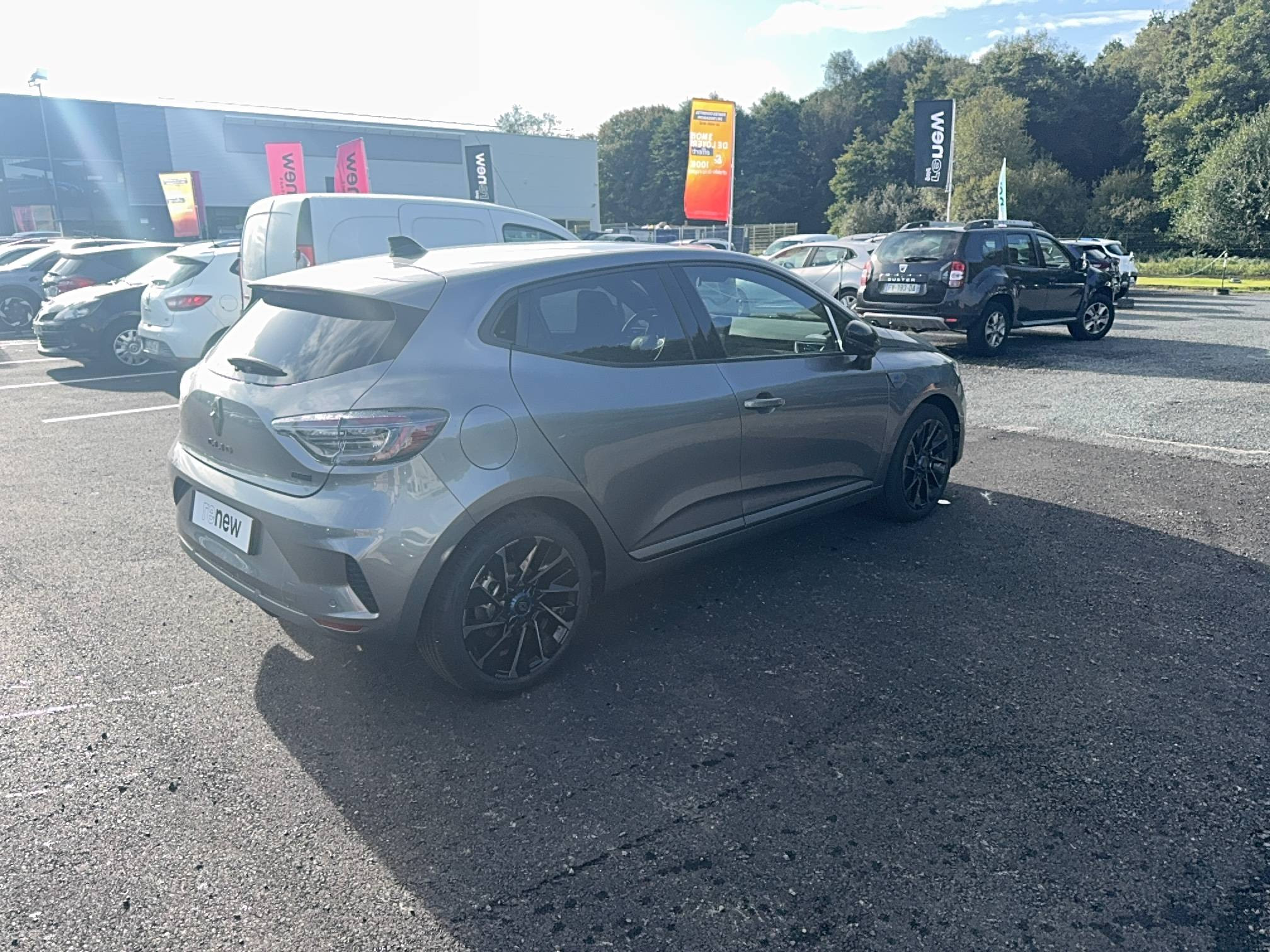 Vente en ligne Renault Clio 5 Clio E-Tech full hybrid 145 ch GSR2 au prix de 27 990 €