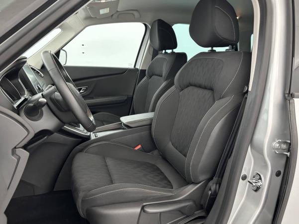 Vente en ligne Renault Scenic 4 Scenic TCe 140 FAP EDC au prix de 18 990 €