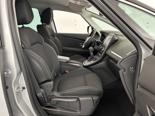 Vente en ligne Renault Scenic 4 Scenic TCe 140 FAP EDC au prix de 18 990 €