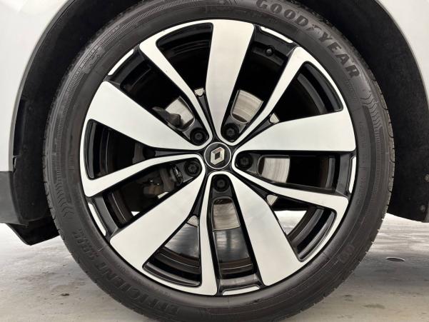 Vente en ligne Renault Scenic 4 Scenic TCe 140 FAP EDC au prix de 18 990 €