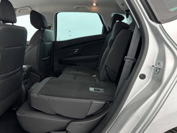 Vente en ligne Renault Scenic 4 Scenic TCe 140 FAP EDC au prix de 18 990 €