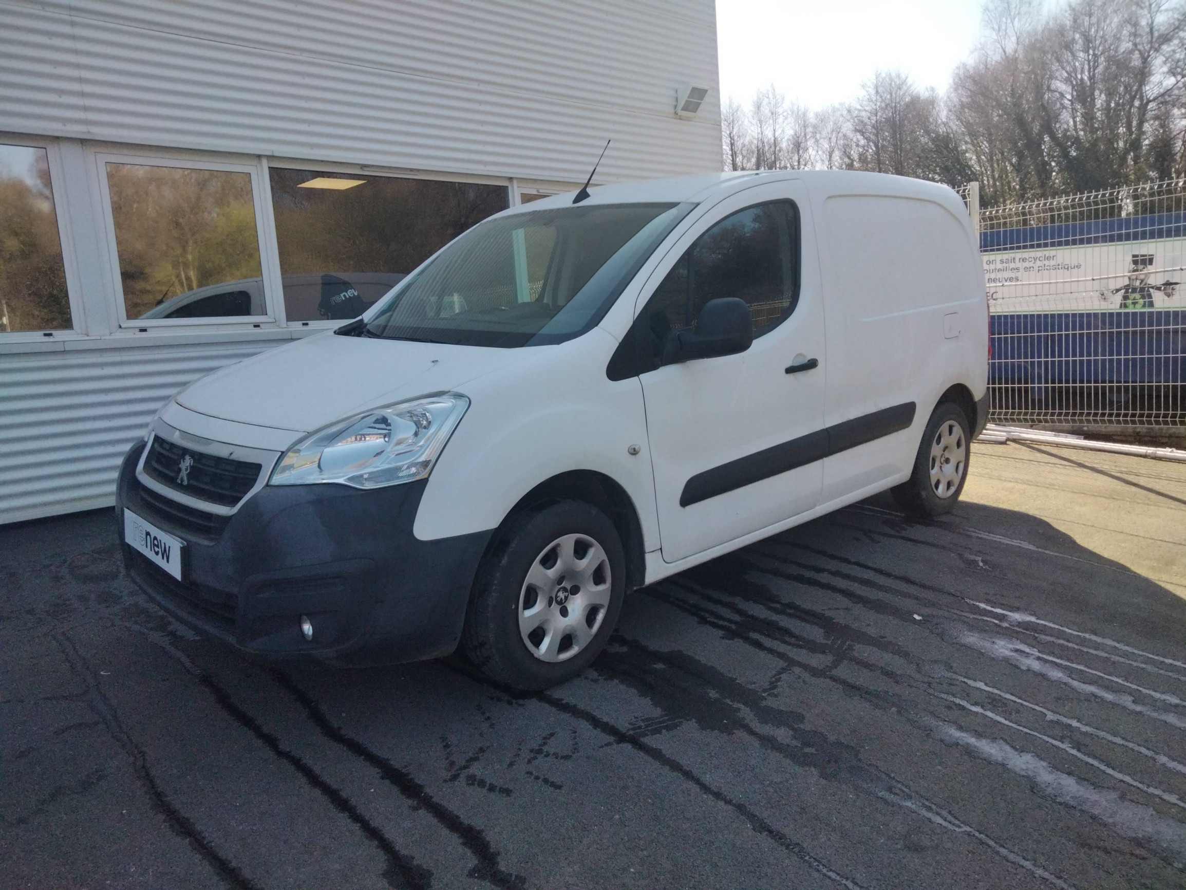 Peugeot Partner Fourgon  120 L1 1.6 HDI 90 BVM5 occasion de 2016 en vente à Guingamp