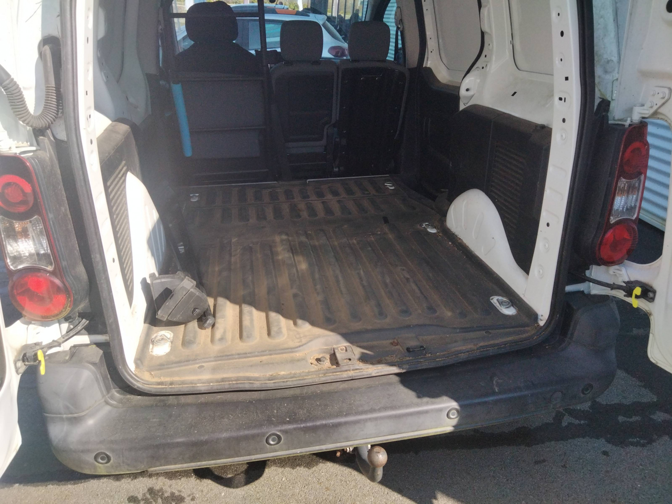 Vente en ligne Peugeot Partner Fourgon  120 L1 1.6 HDI 90 BVM5 au prix de 10 590 €