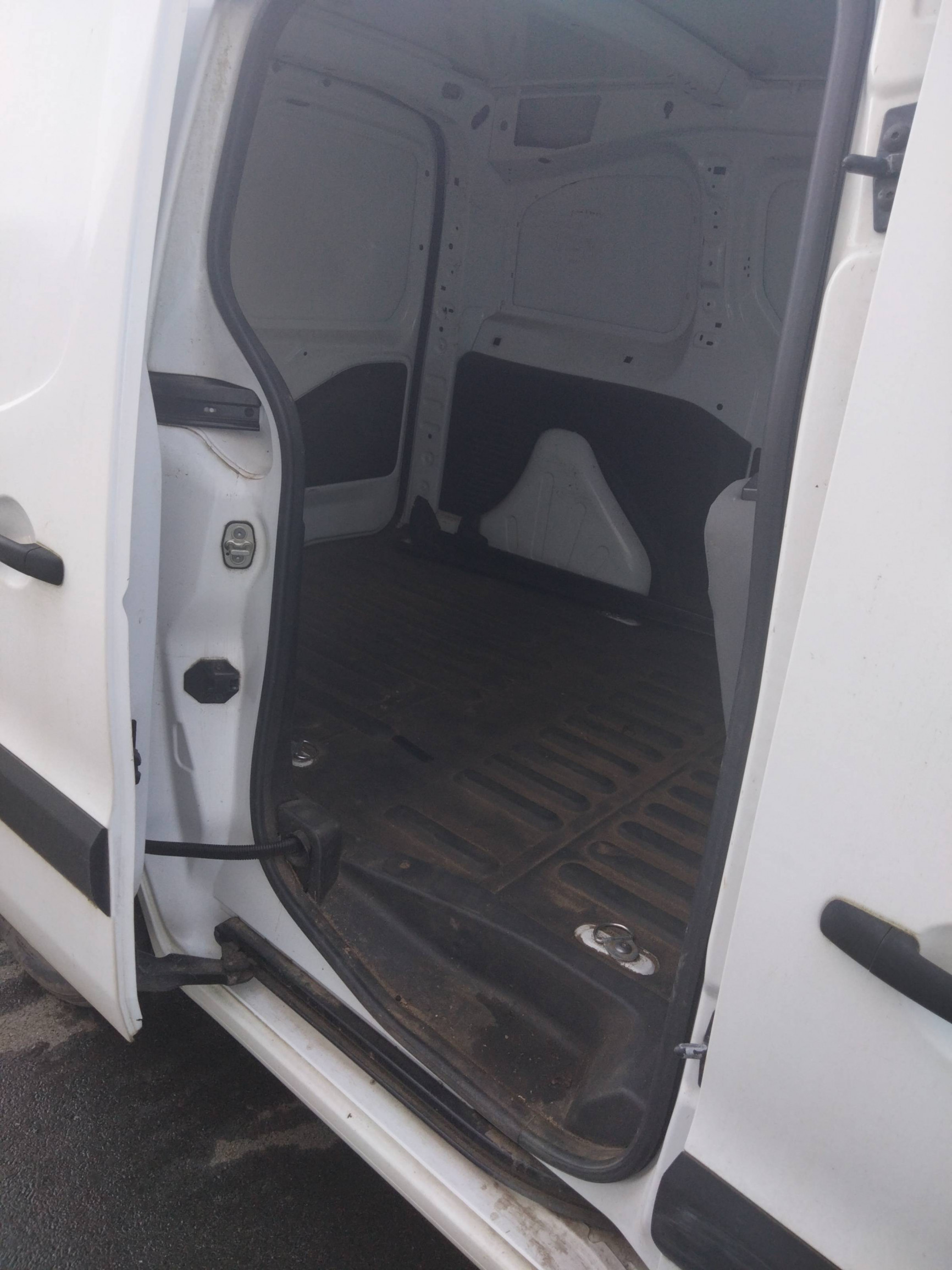 Vente en ligne Peugeot Partner Fourgon  120 L1 1.6 HDI 90 BVM5 au prix de 10 590 €