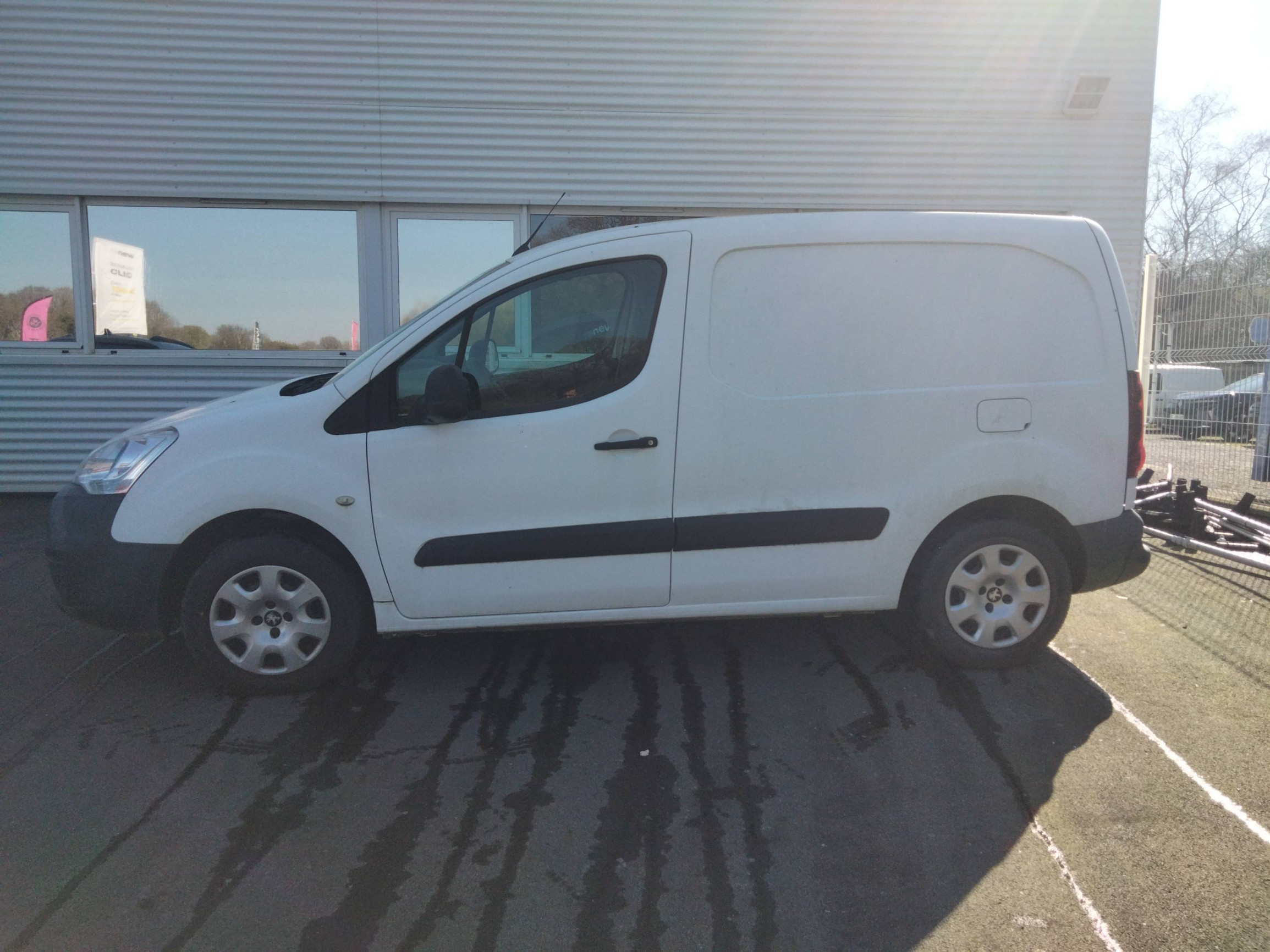 Vente en ligne Peugeot Partner Fourgon  120 L1 1.6 HDI 90 BVM5 au prix de 10 590 €