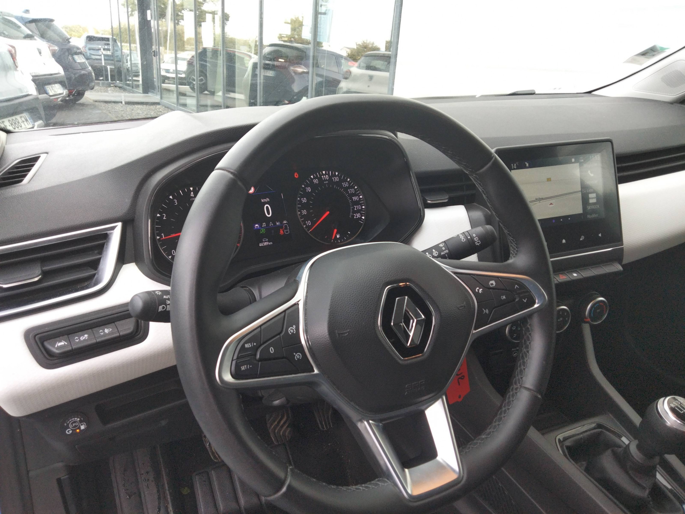 Vente en ligne Renault Clio 5 Clio TCe 100 GPL au prix de 14 390 €