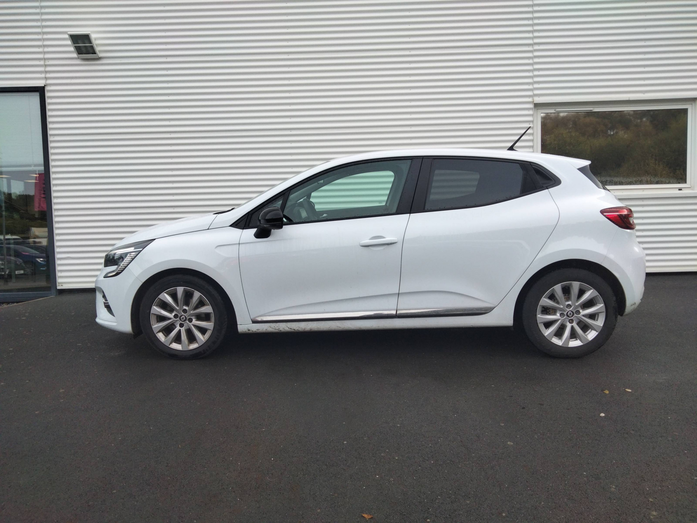 Vente en ligne Renault Clio 5 Clio TCe 100 GPL au prix de 14 390 €