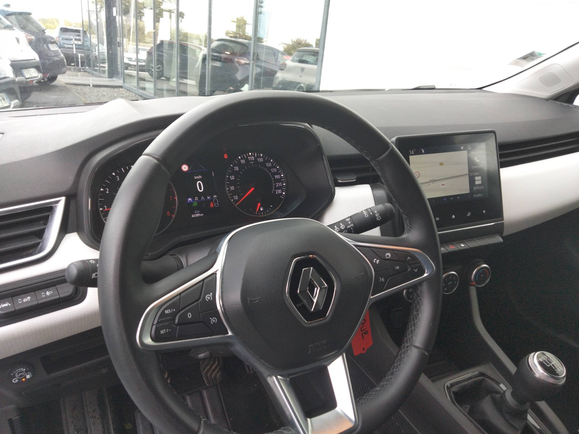 Vente en ligne Renault Clio 5 Clio TCe 100 GPL au prix de 14 390 €