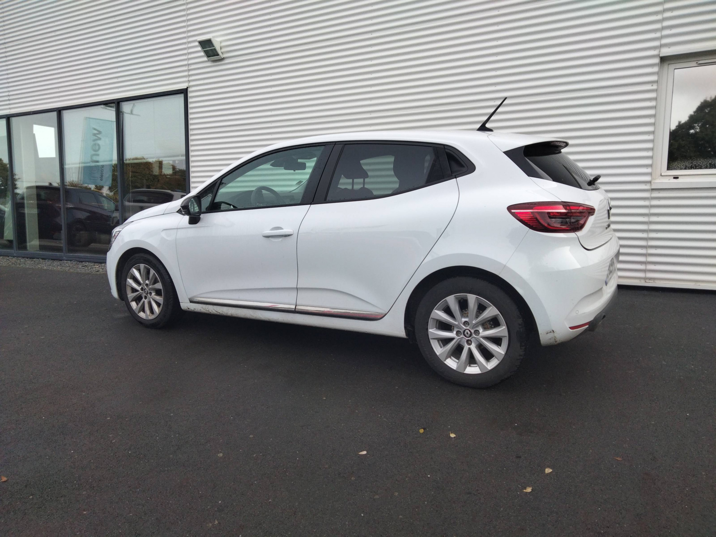 Vente en ligne Renault Clio 5 Clio TCe 100 GPL au prix de 14 390 €