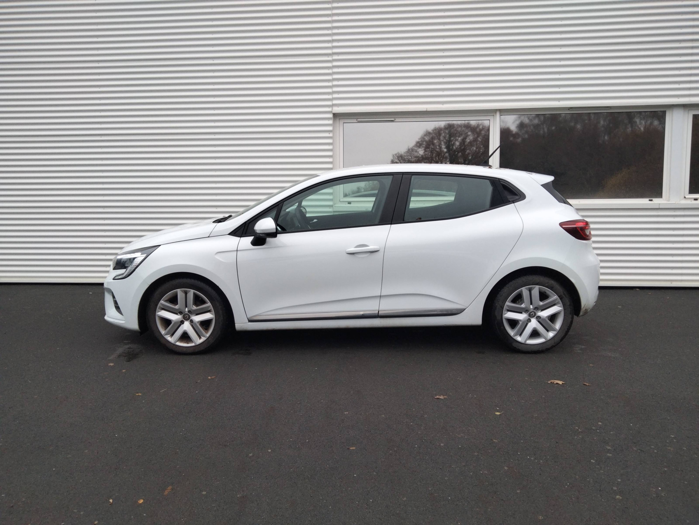 Vente en ligne Renault Clio 5 Clio TCe 100 GPL - 21N au prix de 14 590 €