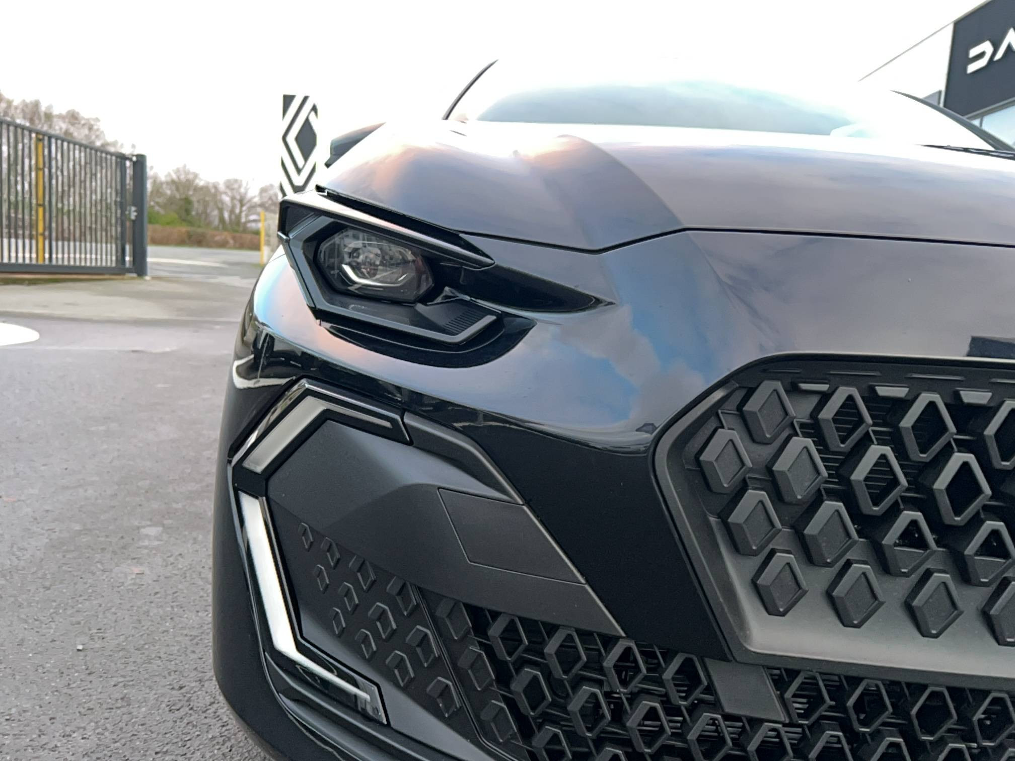 Vente en ligne Renault Clio 6 Clio E-Tech full hybrid 160 ch au prix de 25 590 €