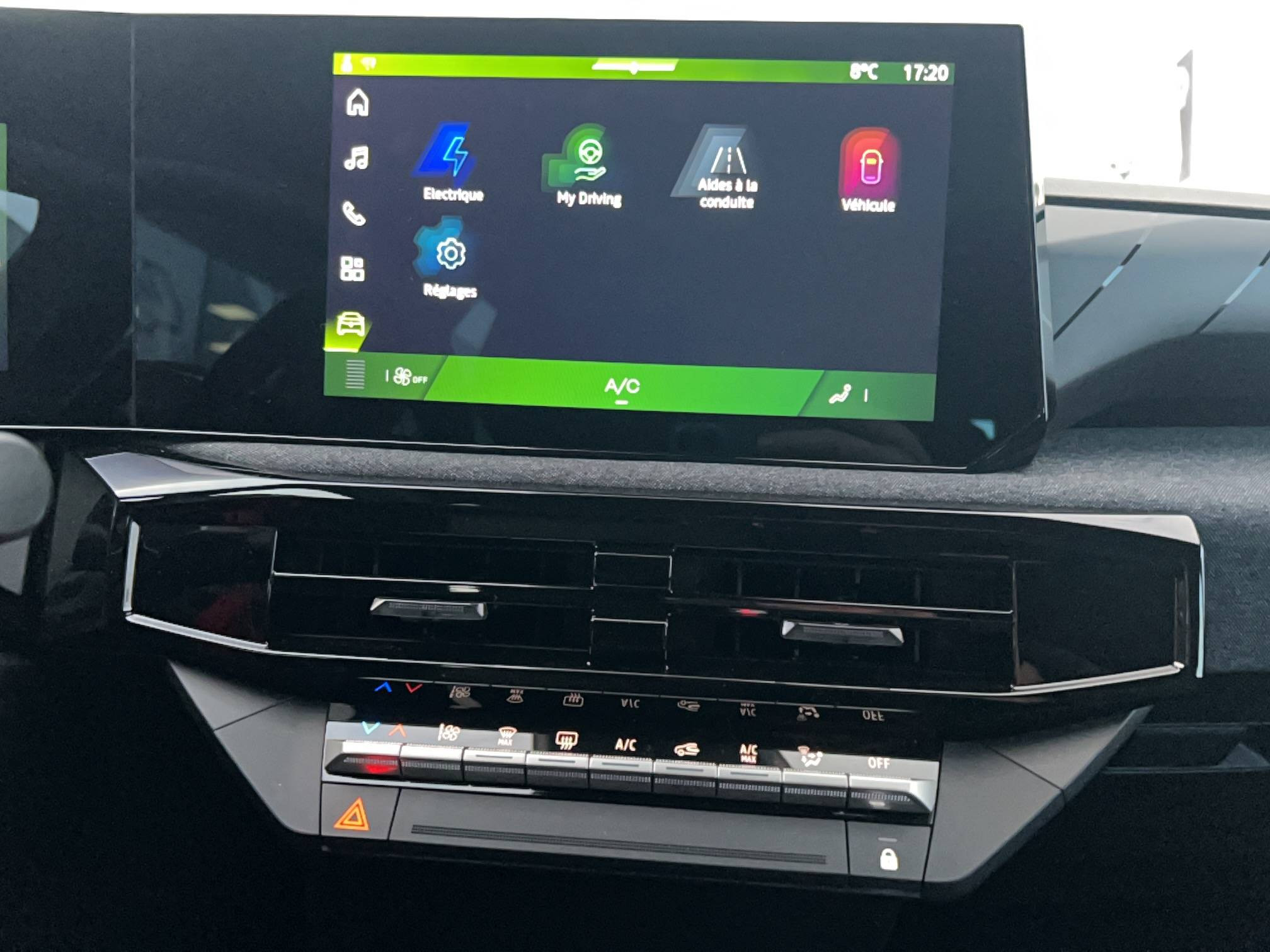 Vente en ligne Renault Clio 6 Clio E-Tech full hybrid 160 ch au prix de 25 590 €