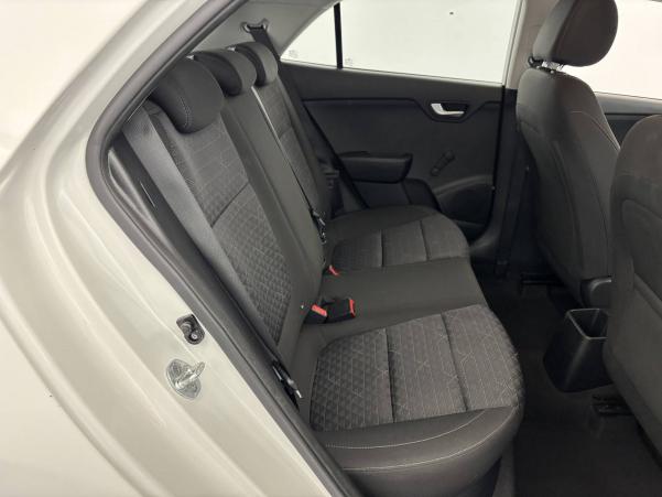 Vente en ligne Kia Rio  1.2 DPi 84ch BVM5 au prix de 13 590 €