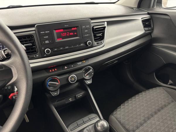 Vente en ligne Kia Rio  1.2 DPi 84ch BVM5 au prix de 13 590 €