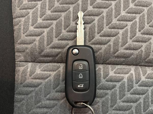 Vente en ligne Renault Clio 5 Clio E-Tech full hybrid 145 au prix de 19 590 €