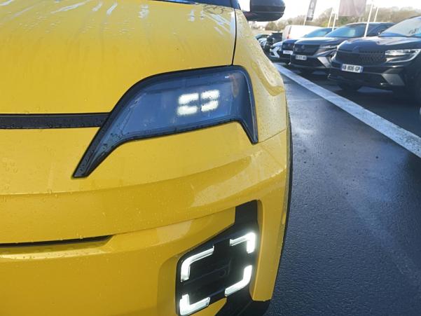 Vente en ligne Renault Renault 5 E-Tech  150 ch autonomie confort au prix de 35 990 €