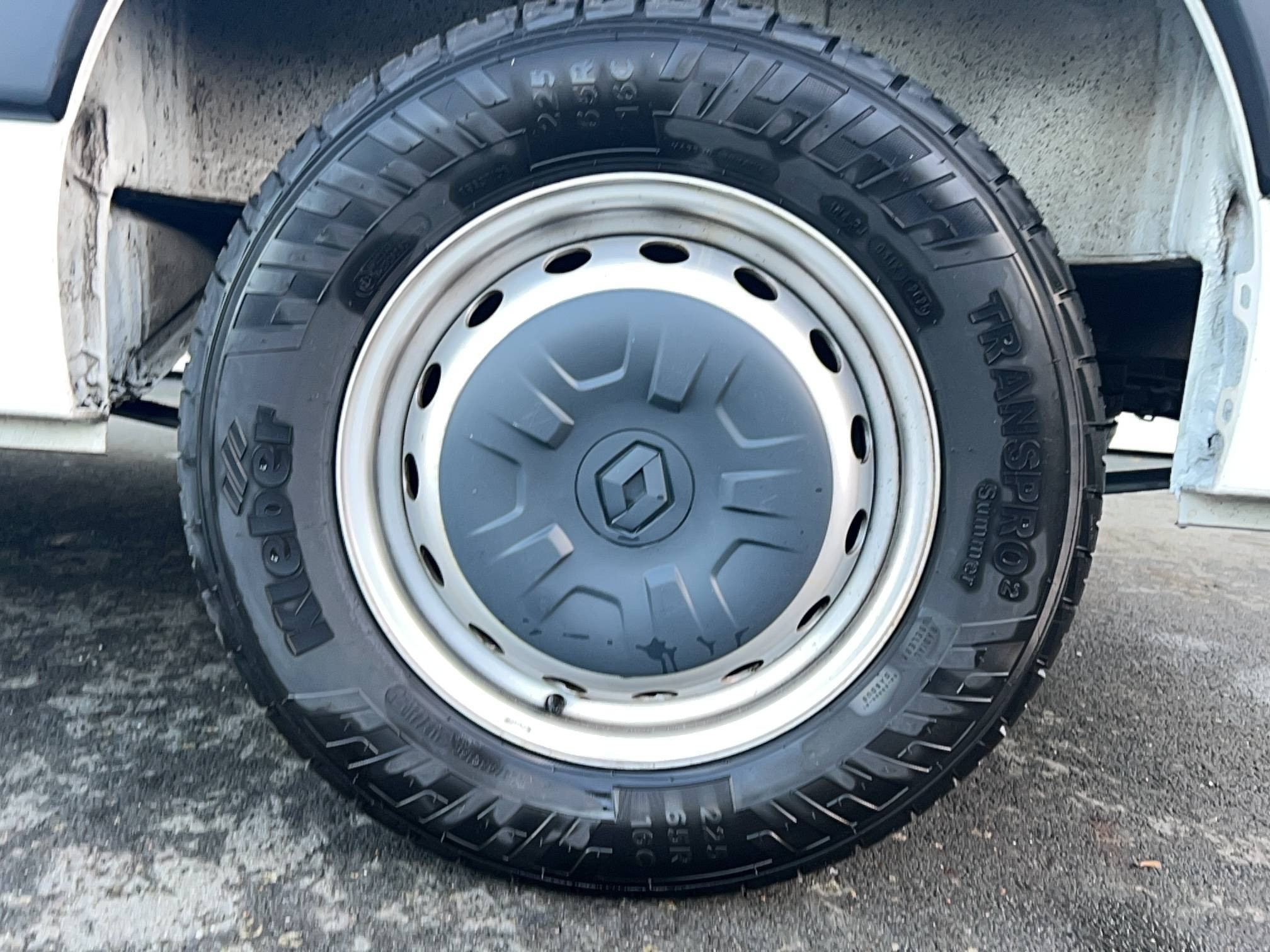 Vente en ligne Renault Master Fourgon MASTER FGN TRAC F3500 L2H2 BLUE DCI 135 au prix de 22 990 €