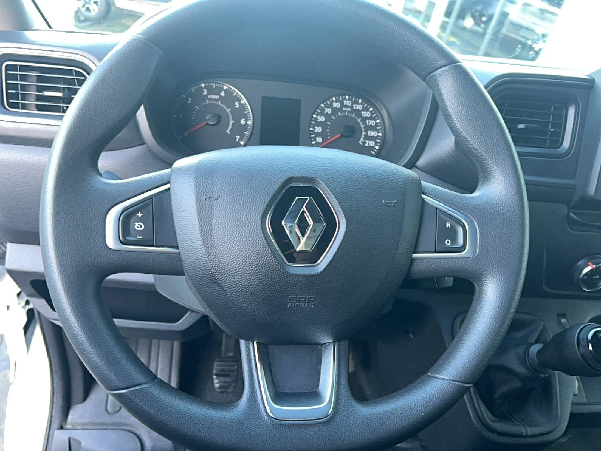 Vente en ligne Renault Master Fourgon MASTER FGN TRAC F3500 L2H2 BLUE DCI 135 au prix de 22 990 €