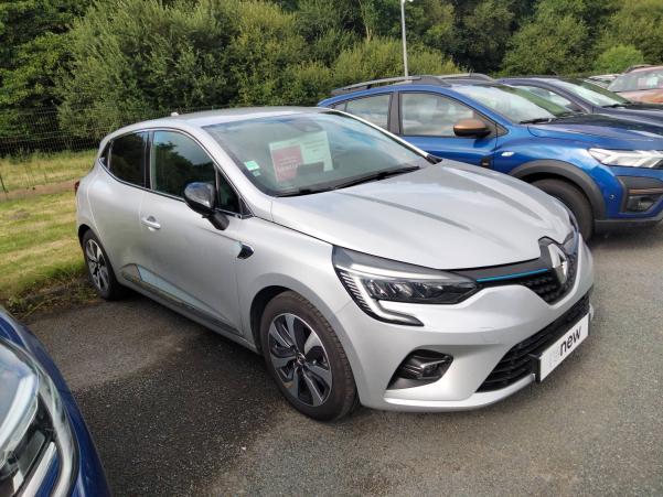 Vente en ligne Renault Clio 5 Clio E-Tech 140 - 21 au prix de 17 590 €