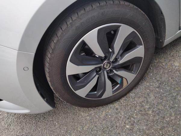 Vente en ligne Renault Clio 5 Clio E-Tech 140 - 21 au prix de 17 590 €