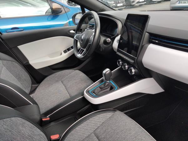 Vente en ligne Renault Clio 5 Clio E-Tech 140 - 21 au prix de 17 590 €