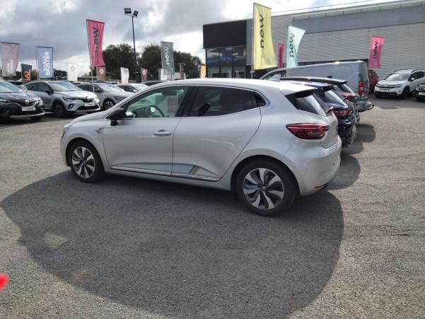 Vente en ligne Renault Clio 5 Clio E-Tech 140 - 21 au prix de 17 590 €
