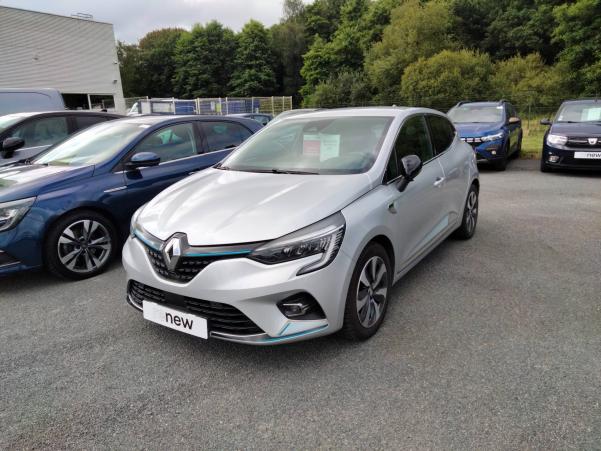 Vente en ligne Renault Clio 5 Clio E-Tech 140 - 21 au prix de 17 590 €