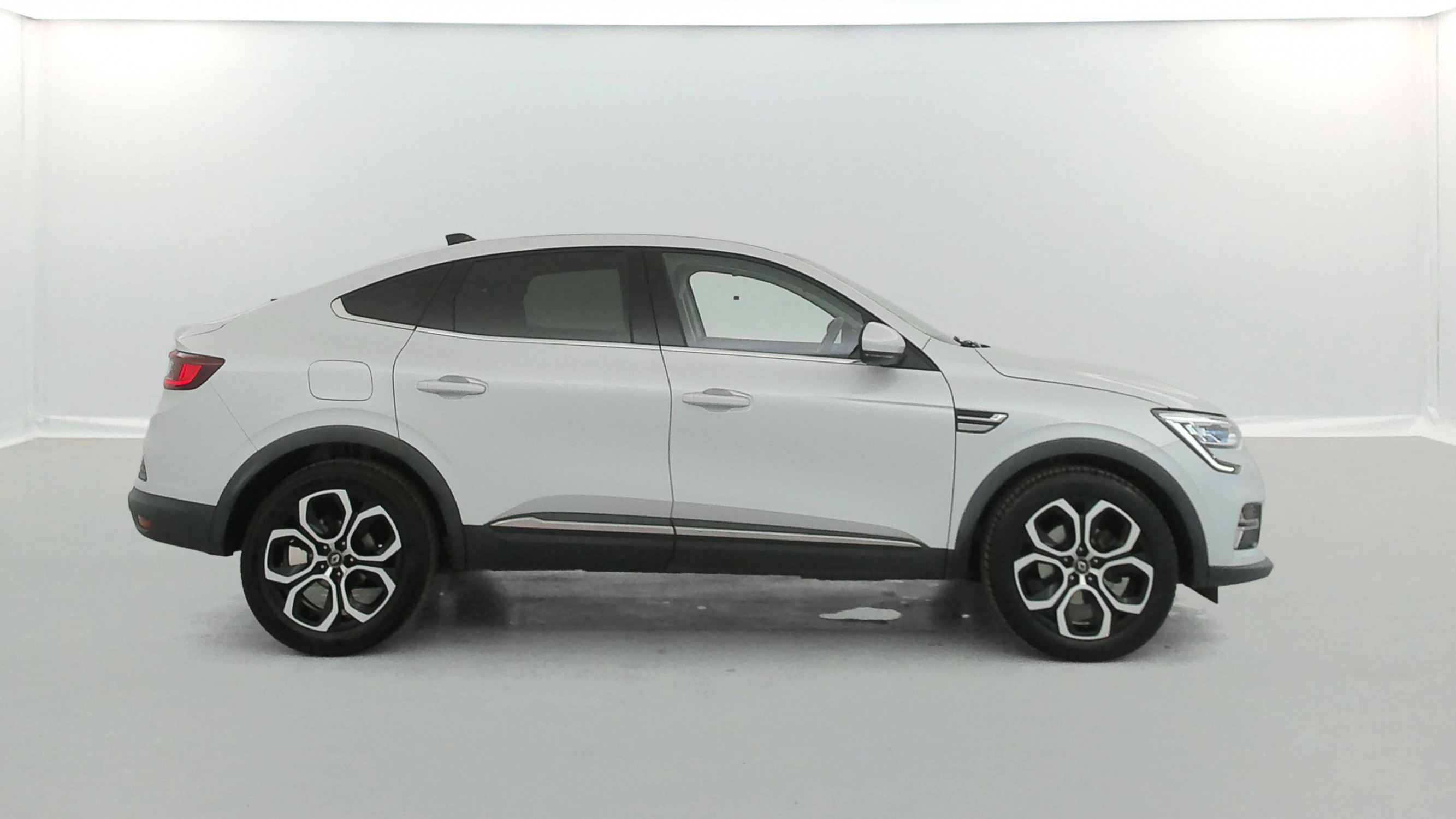 Vente en ligne Renault Arkana  E-Tech 145 - 21B au prix de 19 590 €