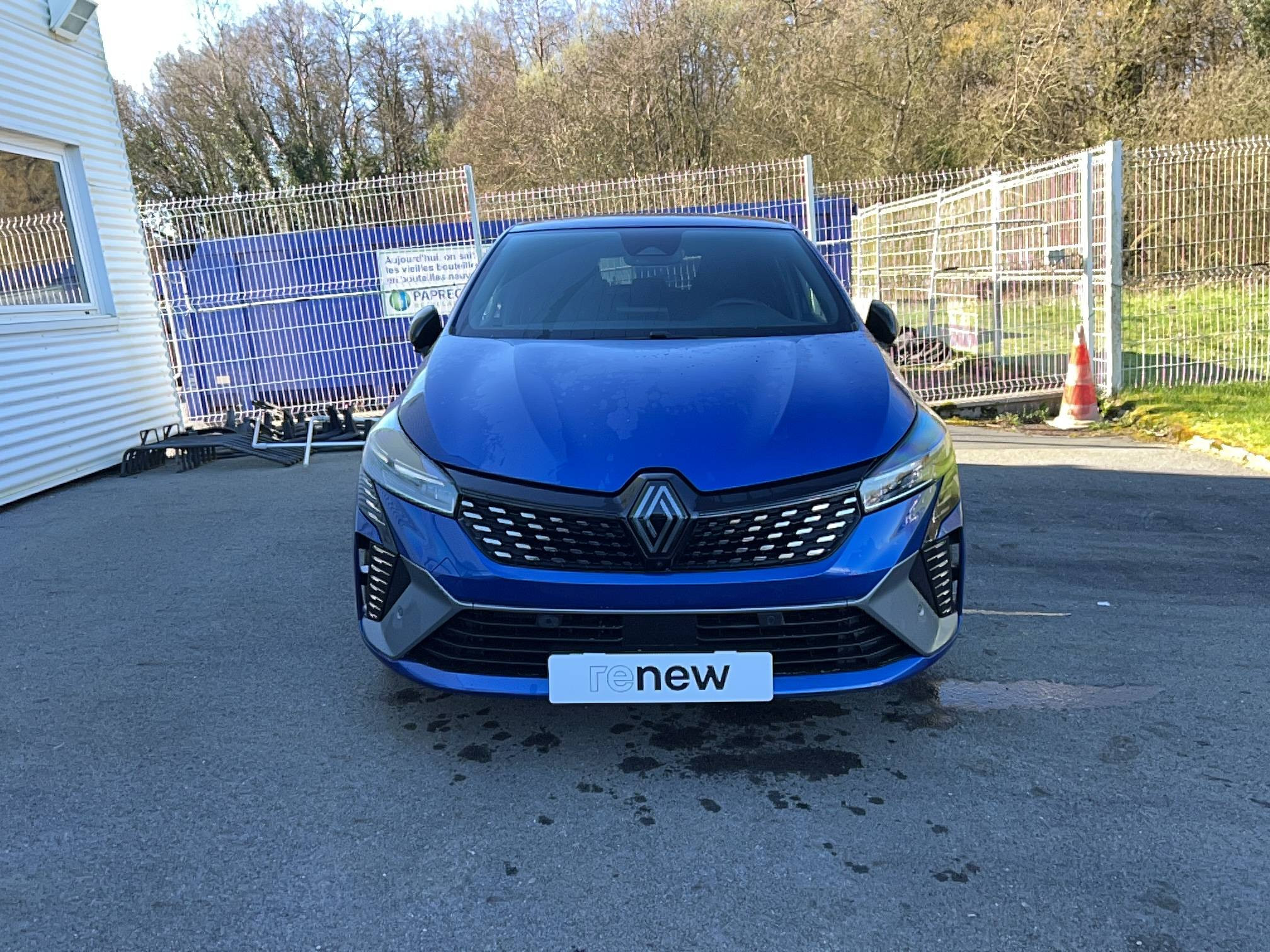 Vente en ligne Renault Clio 5 Clio E-Tech full hybrid 145 au prix de 21 990 €
