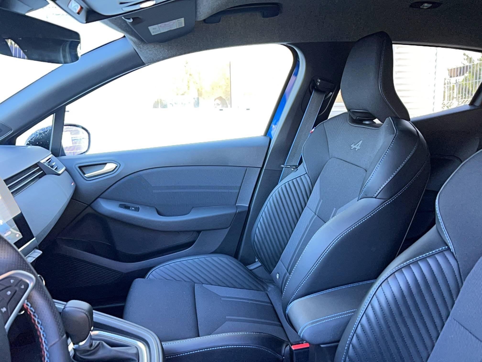 Vente en ligne Renault Clio 5 Clio E-Tech full hybrid 145 au prix de 21 990 €