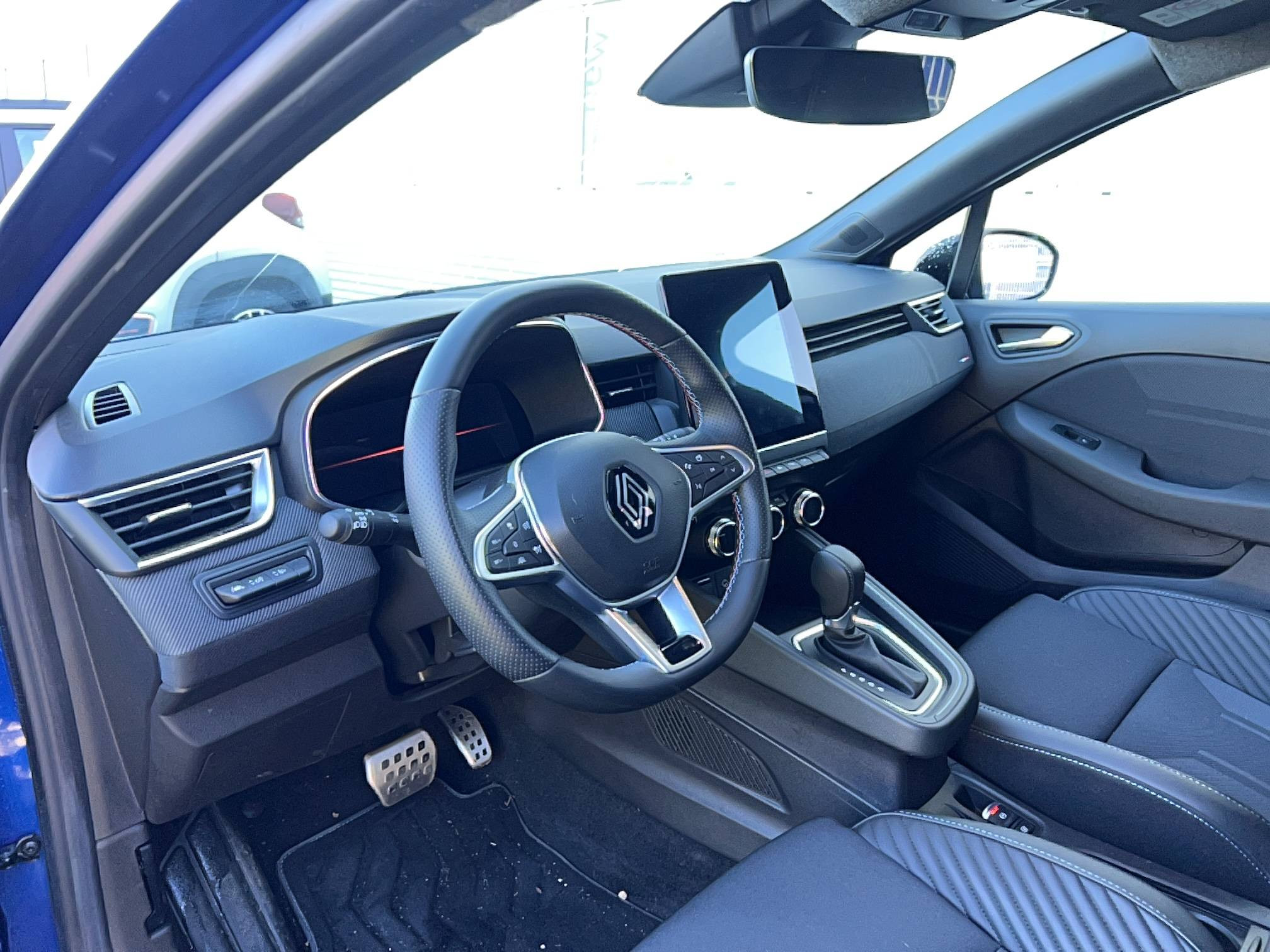 Vente en ligne Renault Clio 5 Clio E-Tech full hybrid 145 au prix de 21 990 €