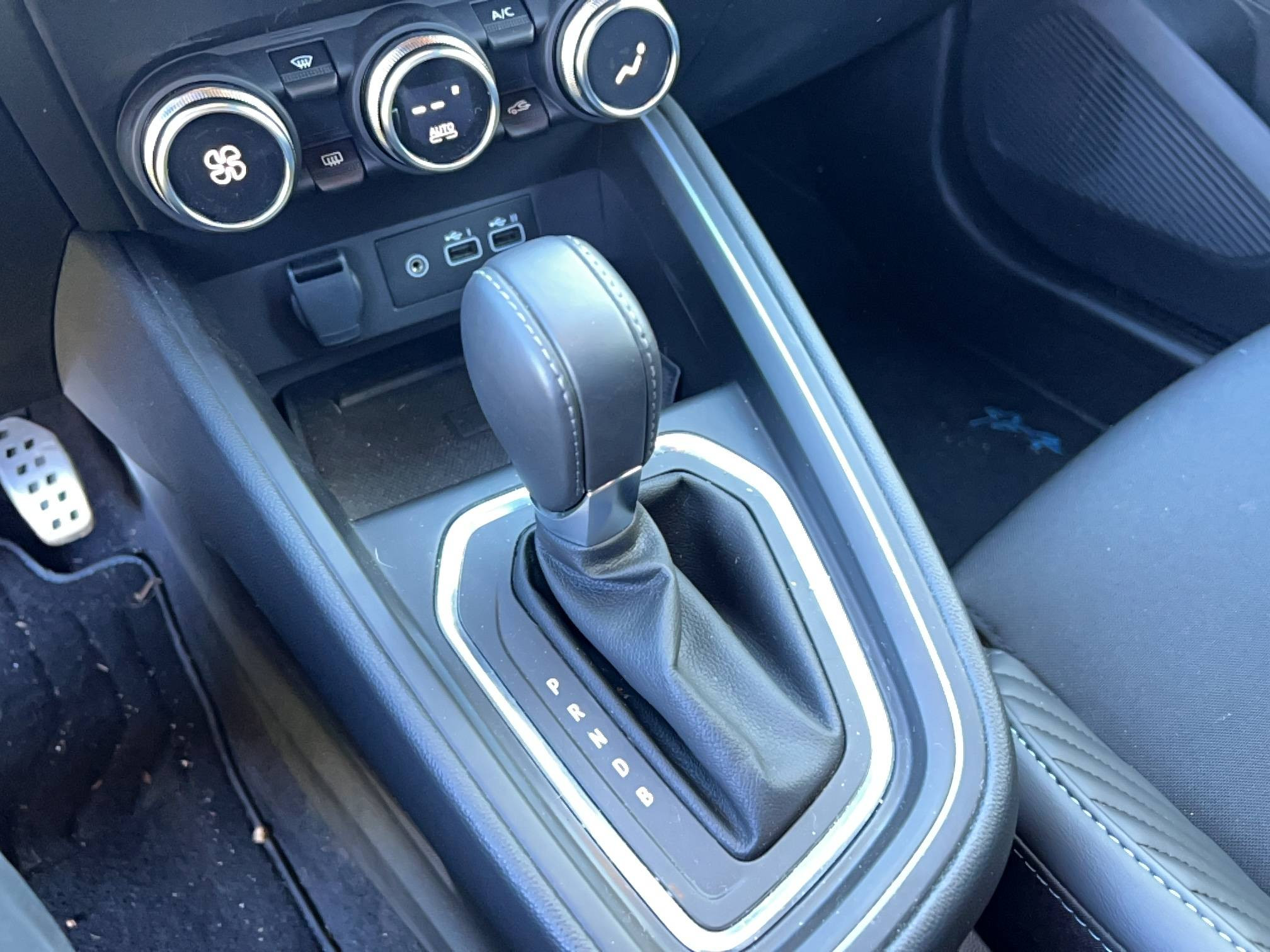 Vente en ligne Renault Clio 5 Clio E-Tech full hybrid 145 au prix de 21 990 €