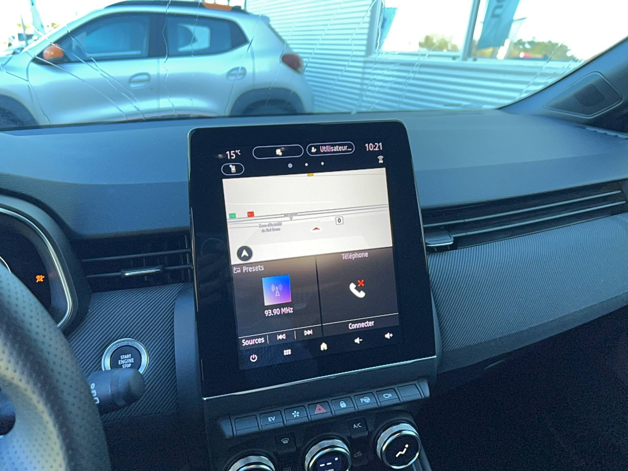 Vente en ligne Renault Clio 5 Clio E-Tech full hybrid 145 au prix de 21 990 €