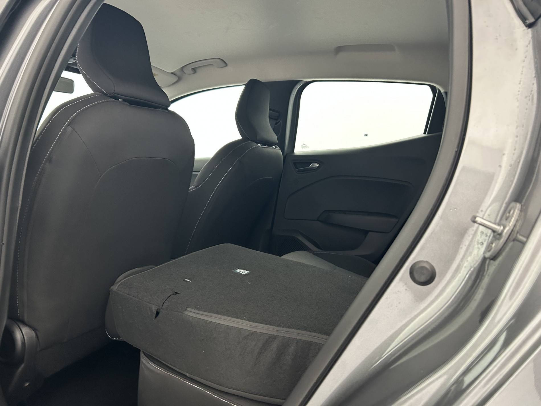 Vente en ligne Renault Clio 5 Clio Blue dCi 100 ch GSR2 au prix de 18 790 €