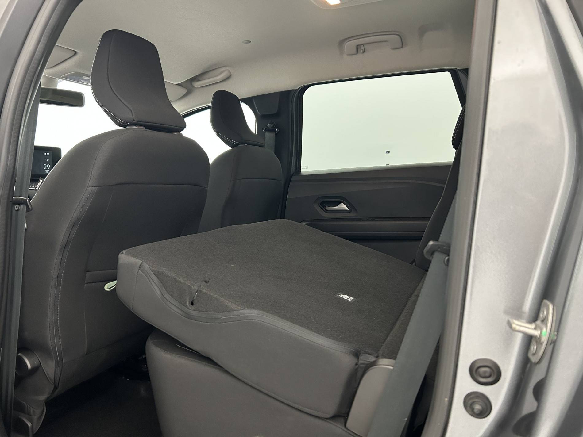 Vente en ligne Dacia Jogger  Hybrid 140 7 places au prix de 21 590 €