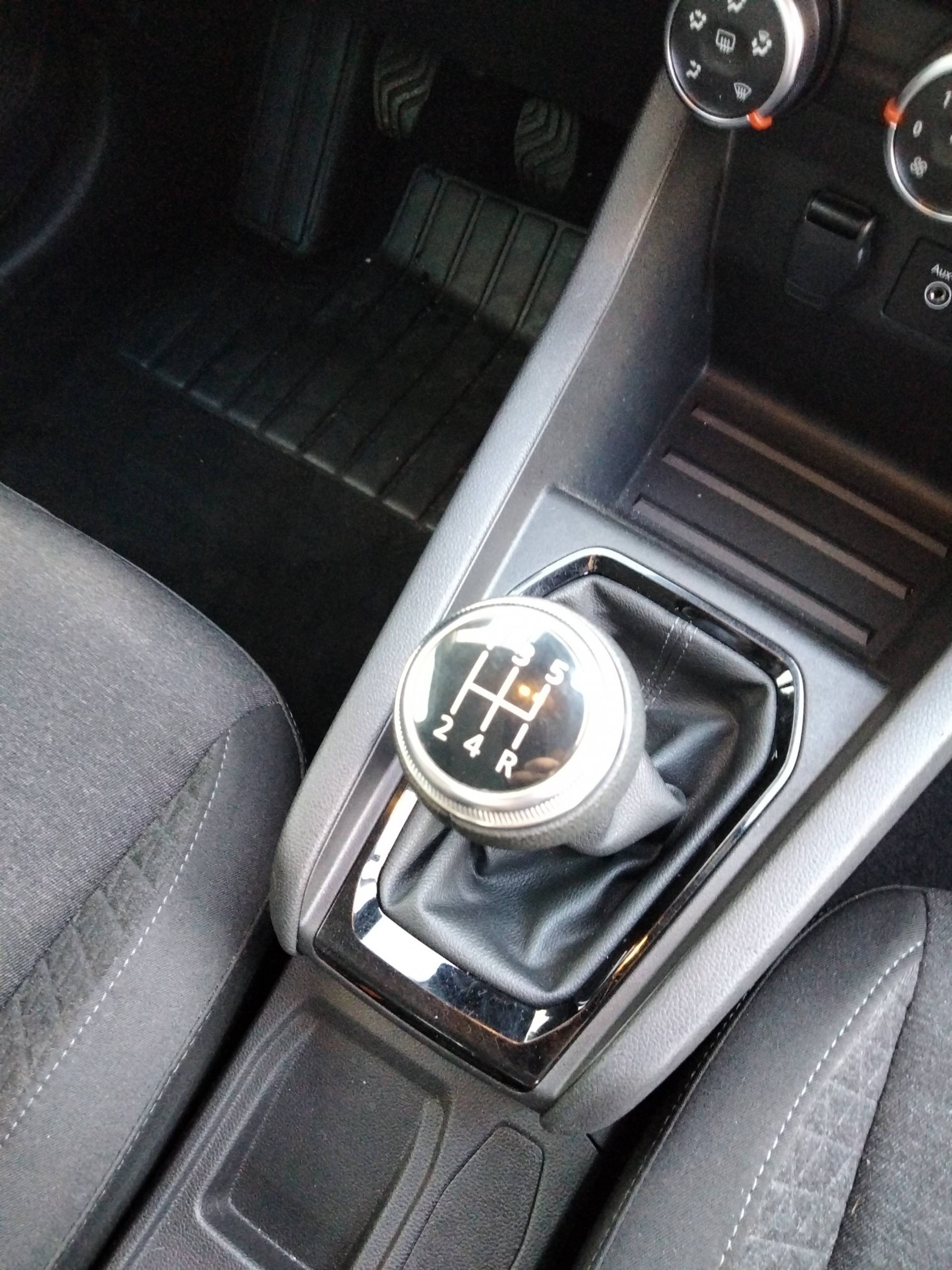 Vente en ligne Renault Clio 5 Clio SCe 65 - 21N au prix de 10 390 €