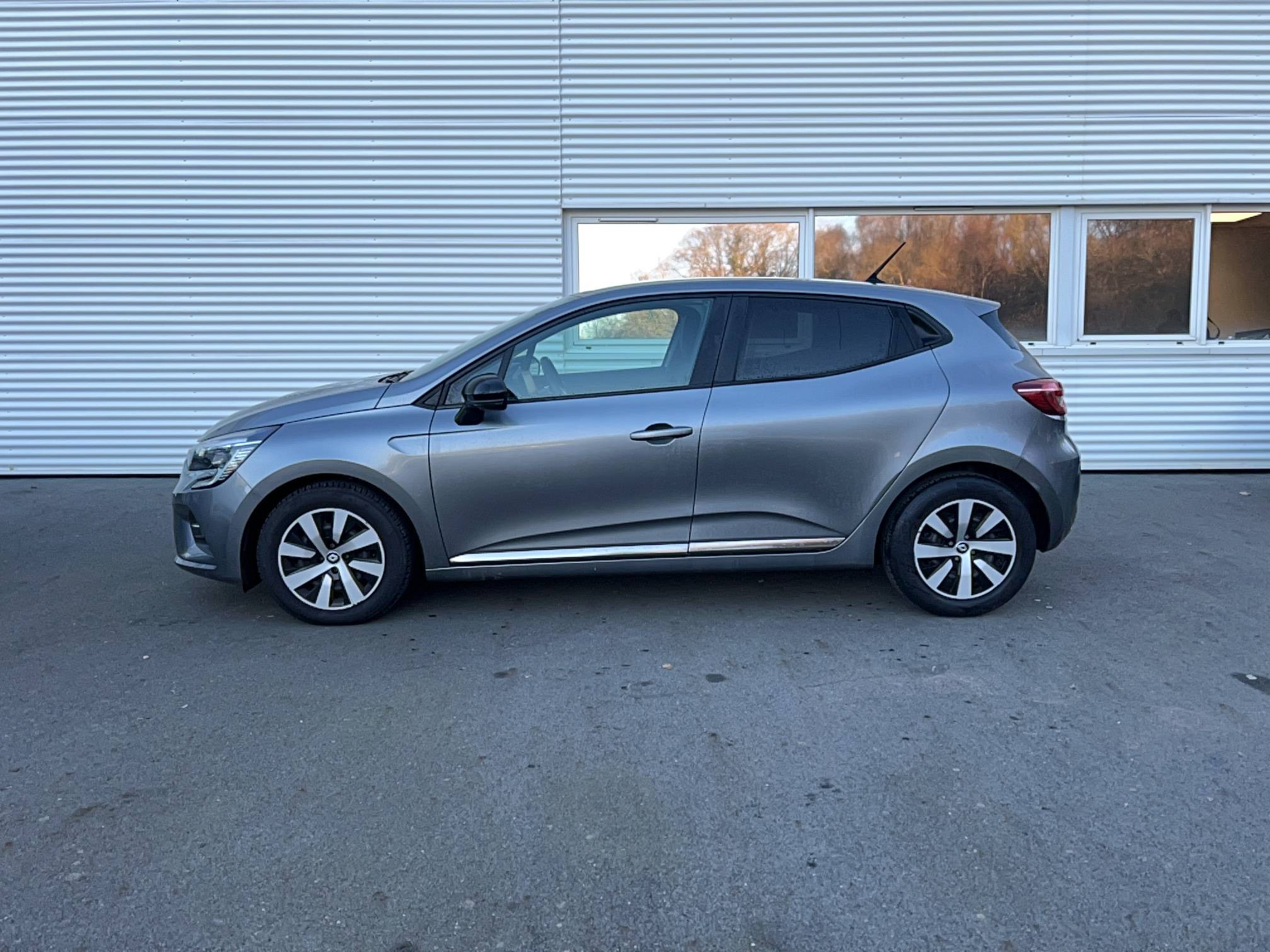 Vente en ligne Renault Clio 5 Clio Blue dCi 100 au prix de 14 990 €