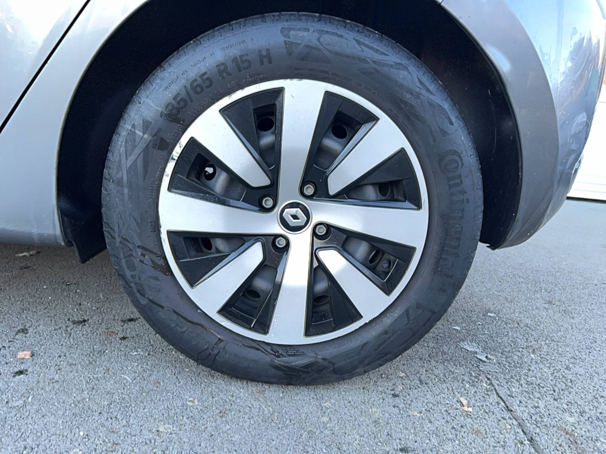 Vente en ligne Renault Clio 5 Clio Blue dCi 100 au prix de 14 990 €