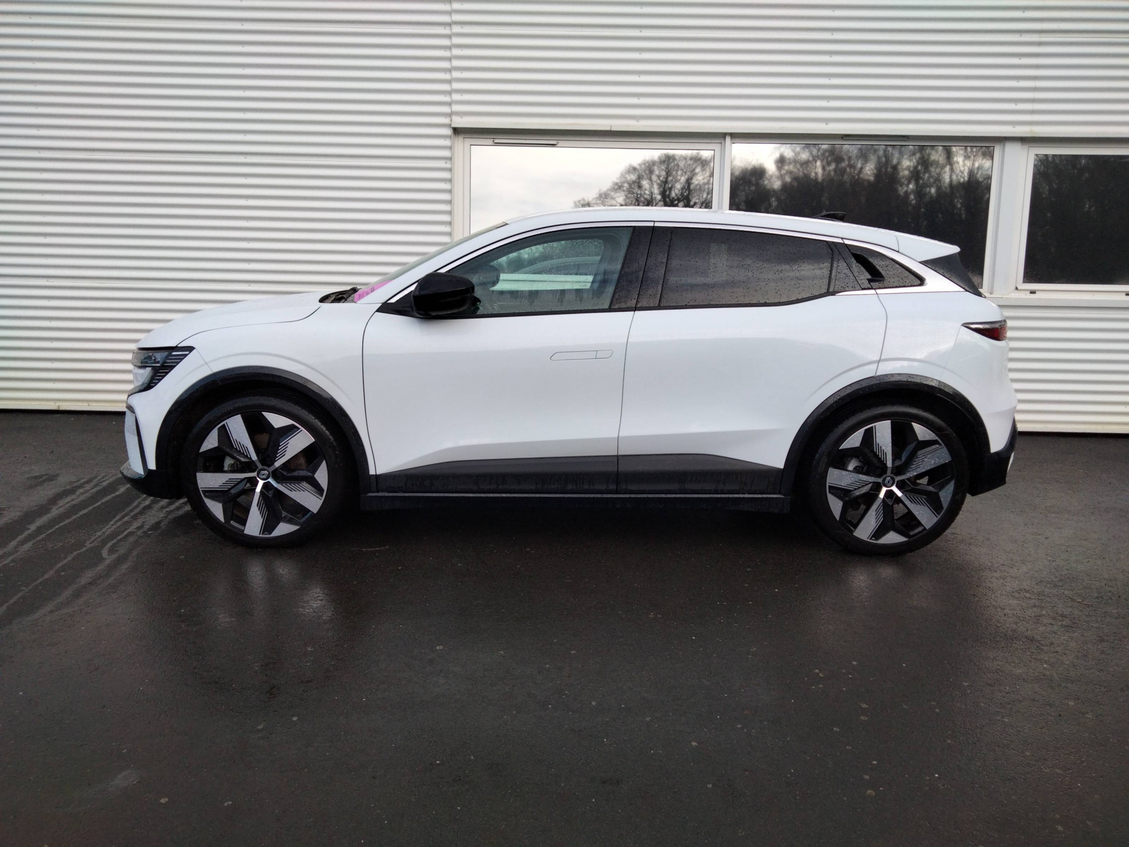 Vente en ligne Renault Megane E-Tech  EV60 220 ch super charge au prix de 22 990 €