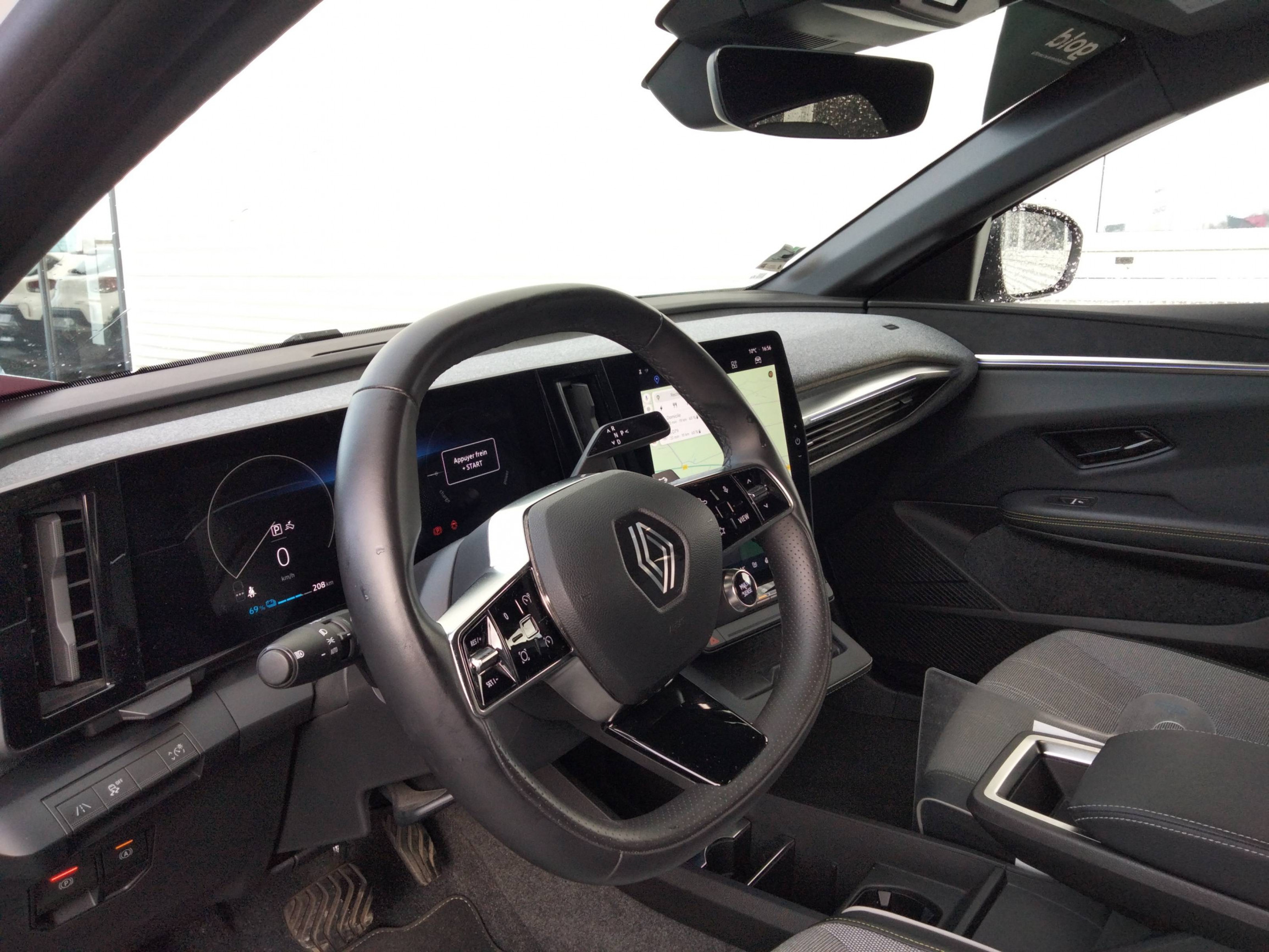 Vente en ligne Renault Megane E-Tech  EV60 220 ch super charge au prix de 22 990 €