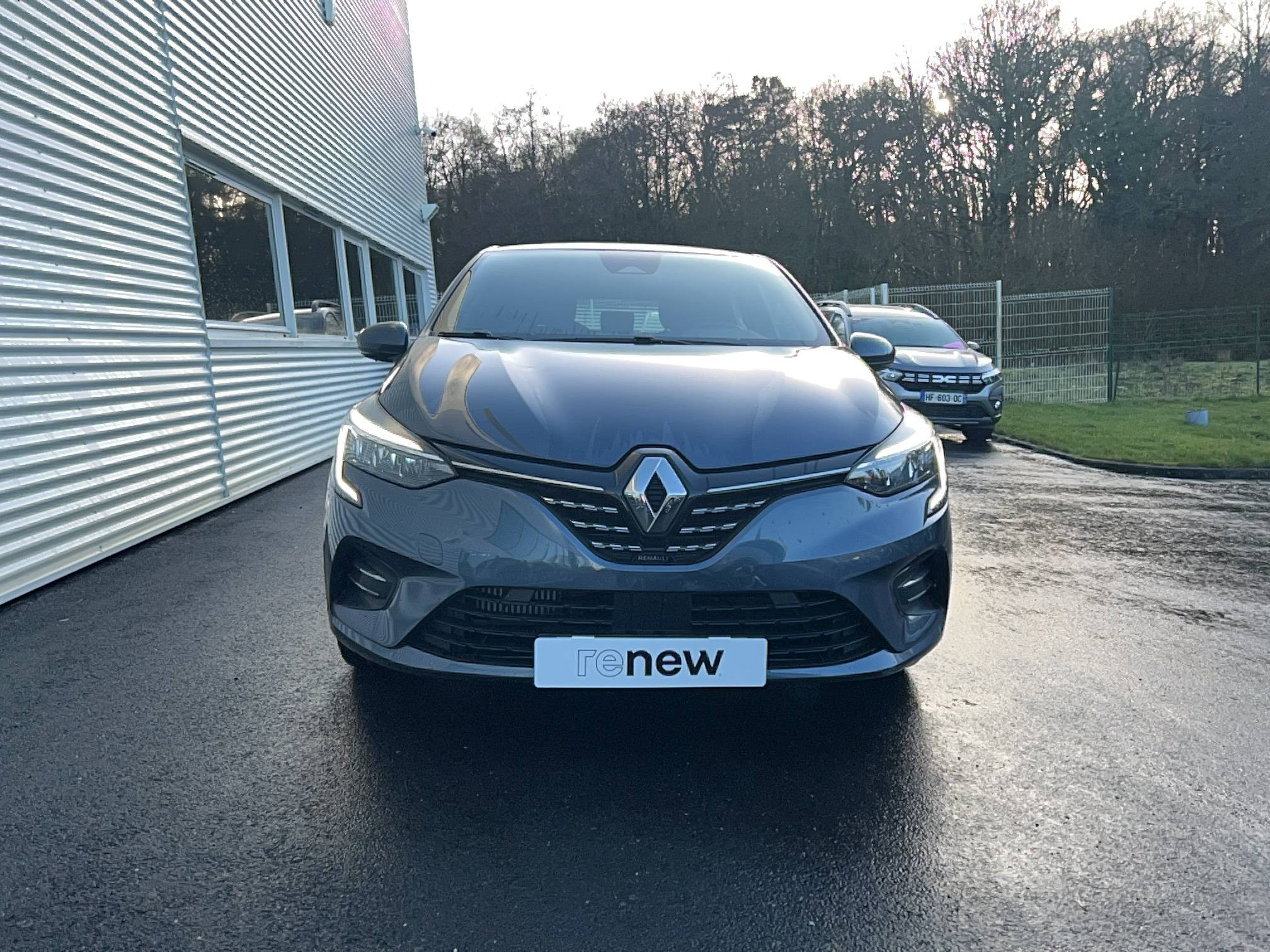 Vente en ligne Renault Clio 5 Clio TCe 90 - 21N au prix de 14 990 €