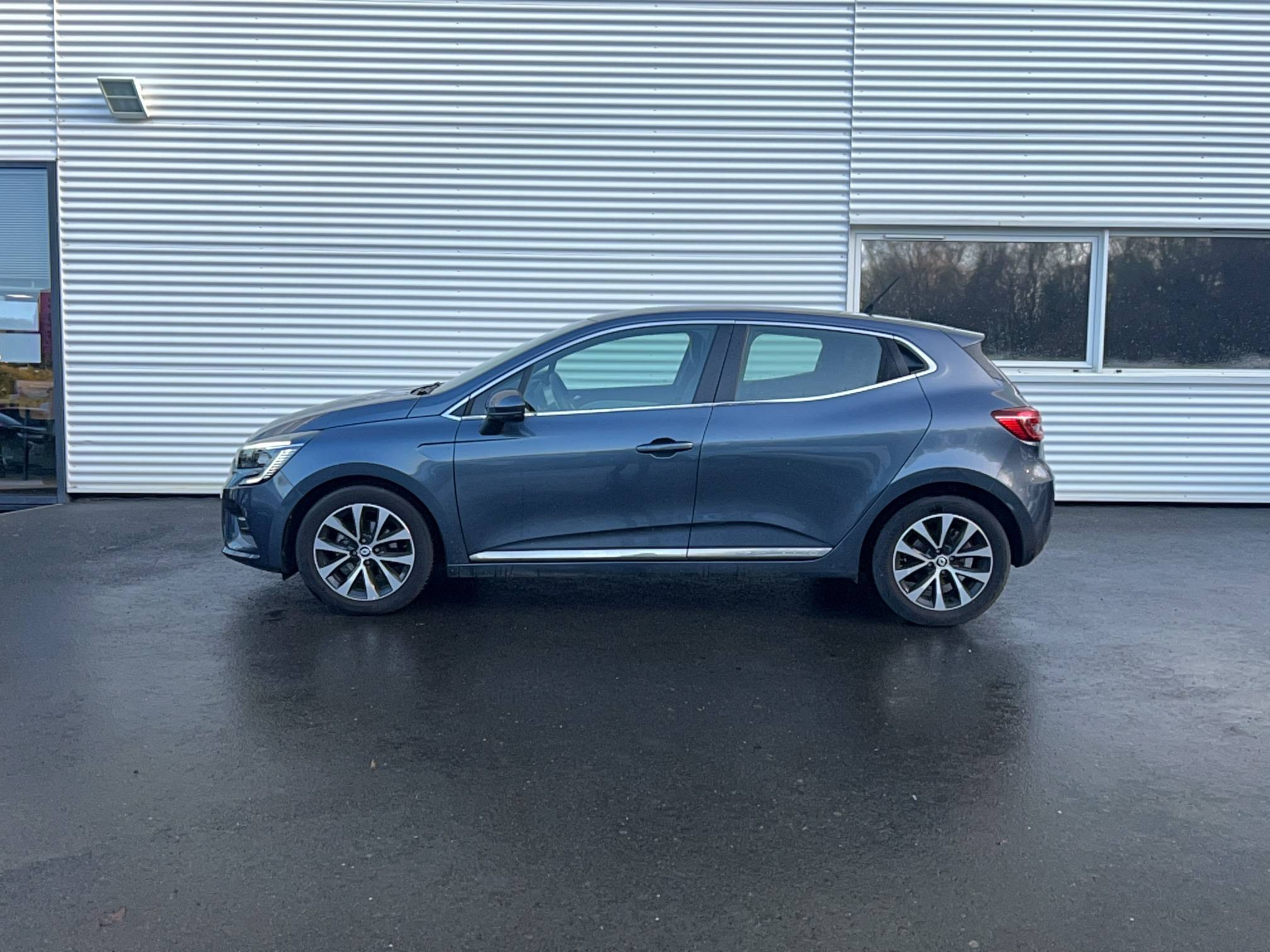 Vente en ligne Renault Clio 5 Clio TCe 90 - 21N au prix de 14 990 €