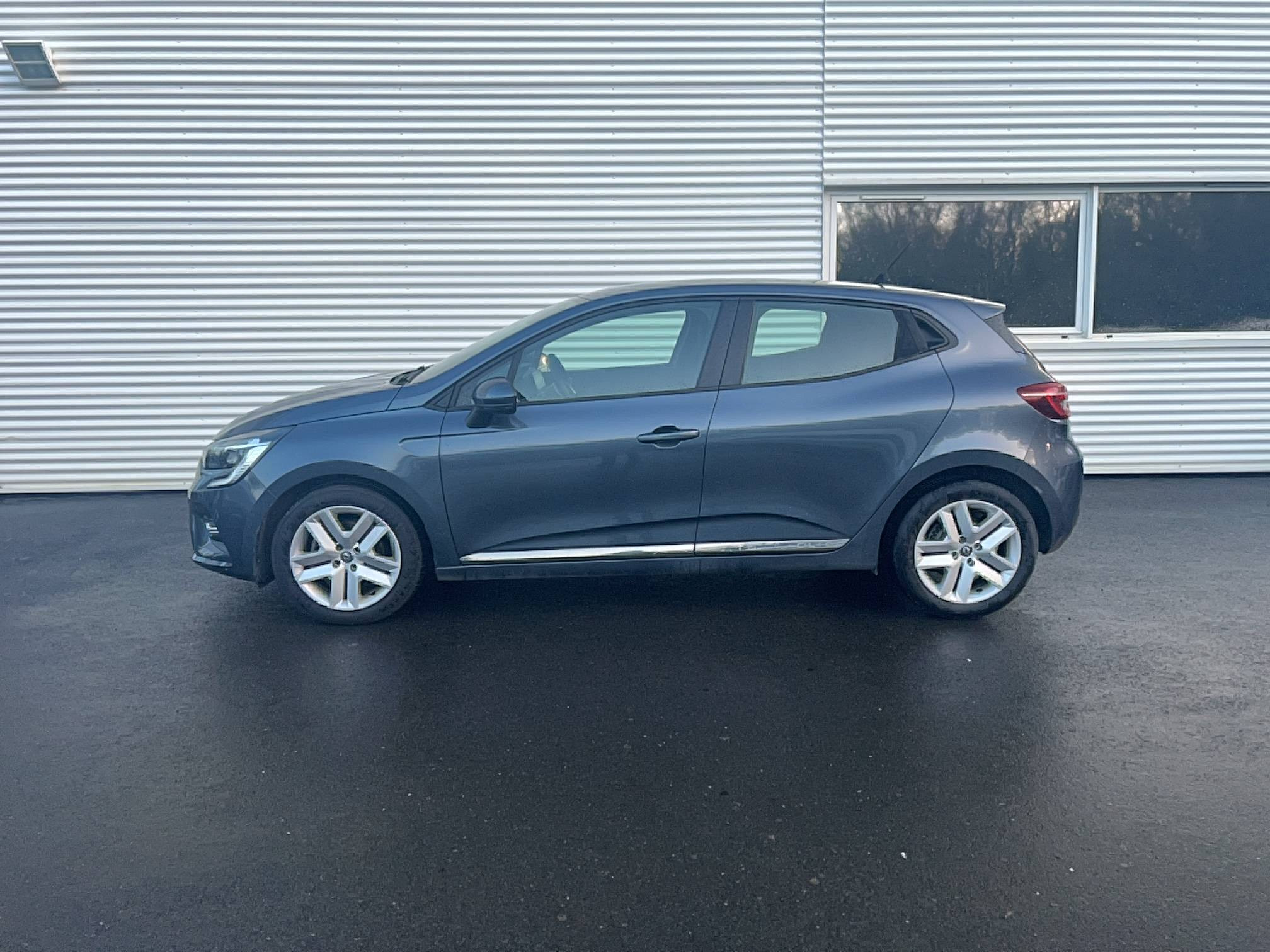 Vente en ligne Renault Clio 5 Clio Blue dCi 100 - 21N au prix de 13 390 €