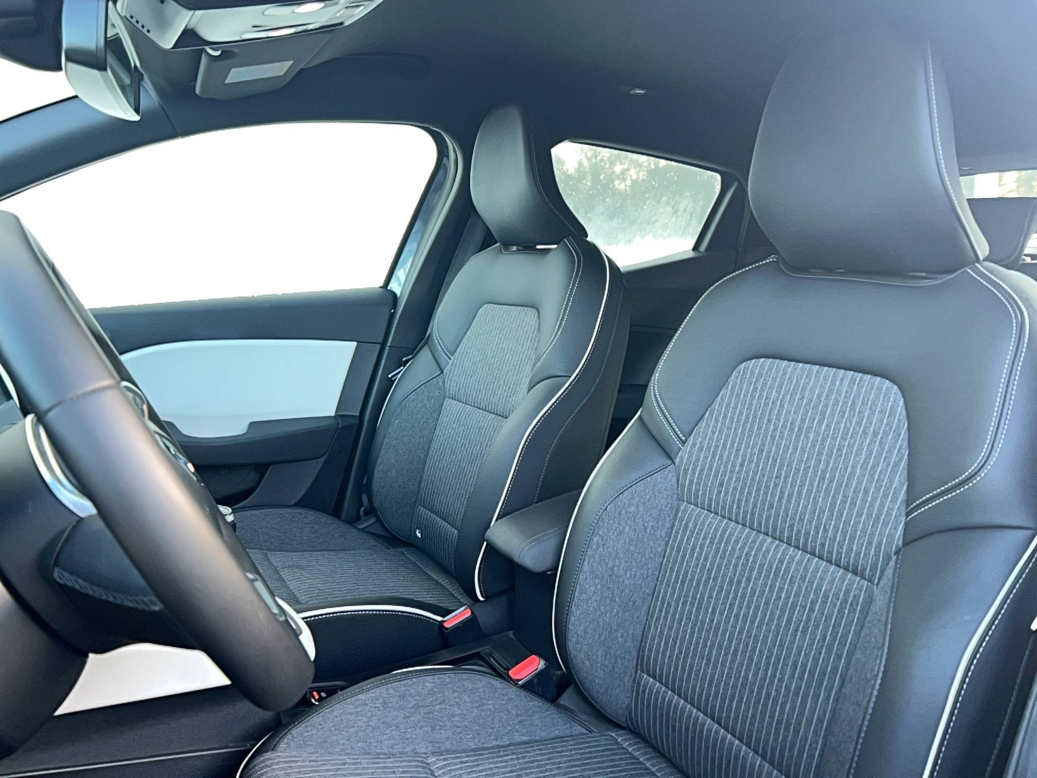 Vente en ligne Renault Clio 5 Clio TCe 90 - 21N au prix de 14 990 €