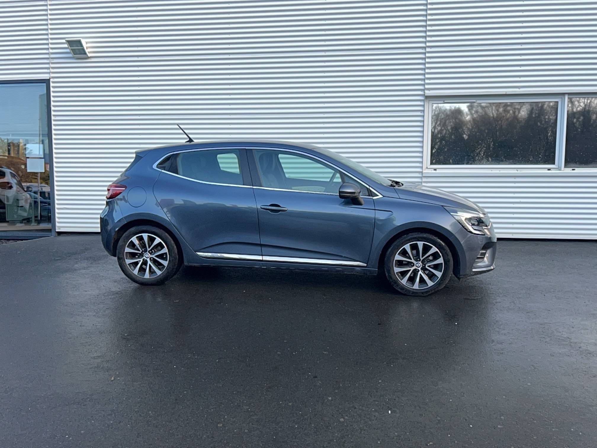 Vente en ligne Renault Clio 5 Clio TCe 90 - 21N au prix de 14 990 €