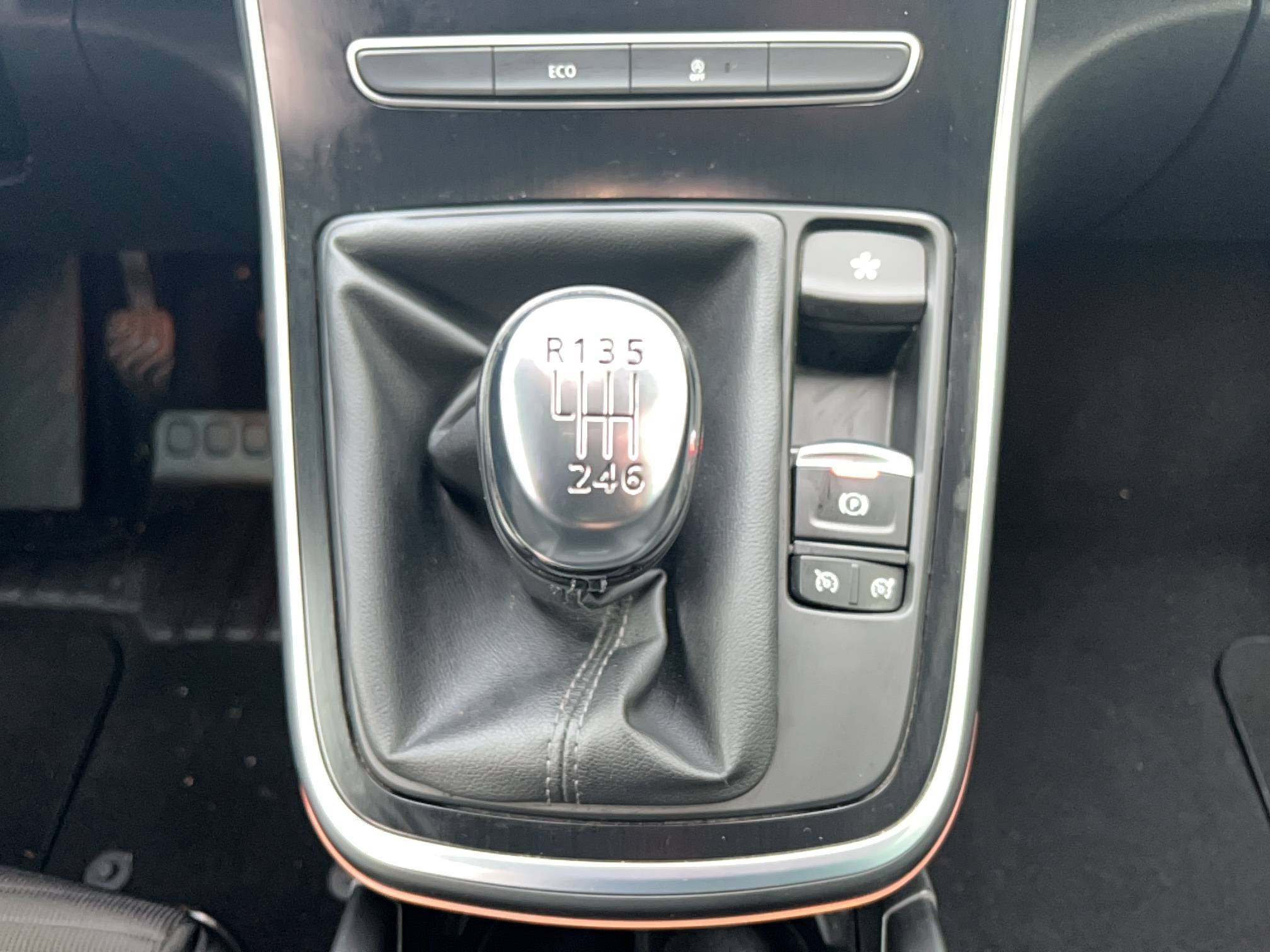 Vente en ligne Renault Scenic 4 Scenic TCe 130 Energy au prix de 12 990 €