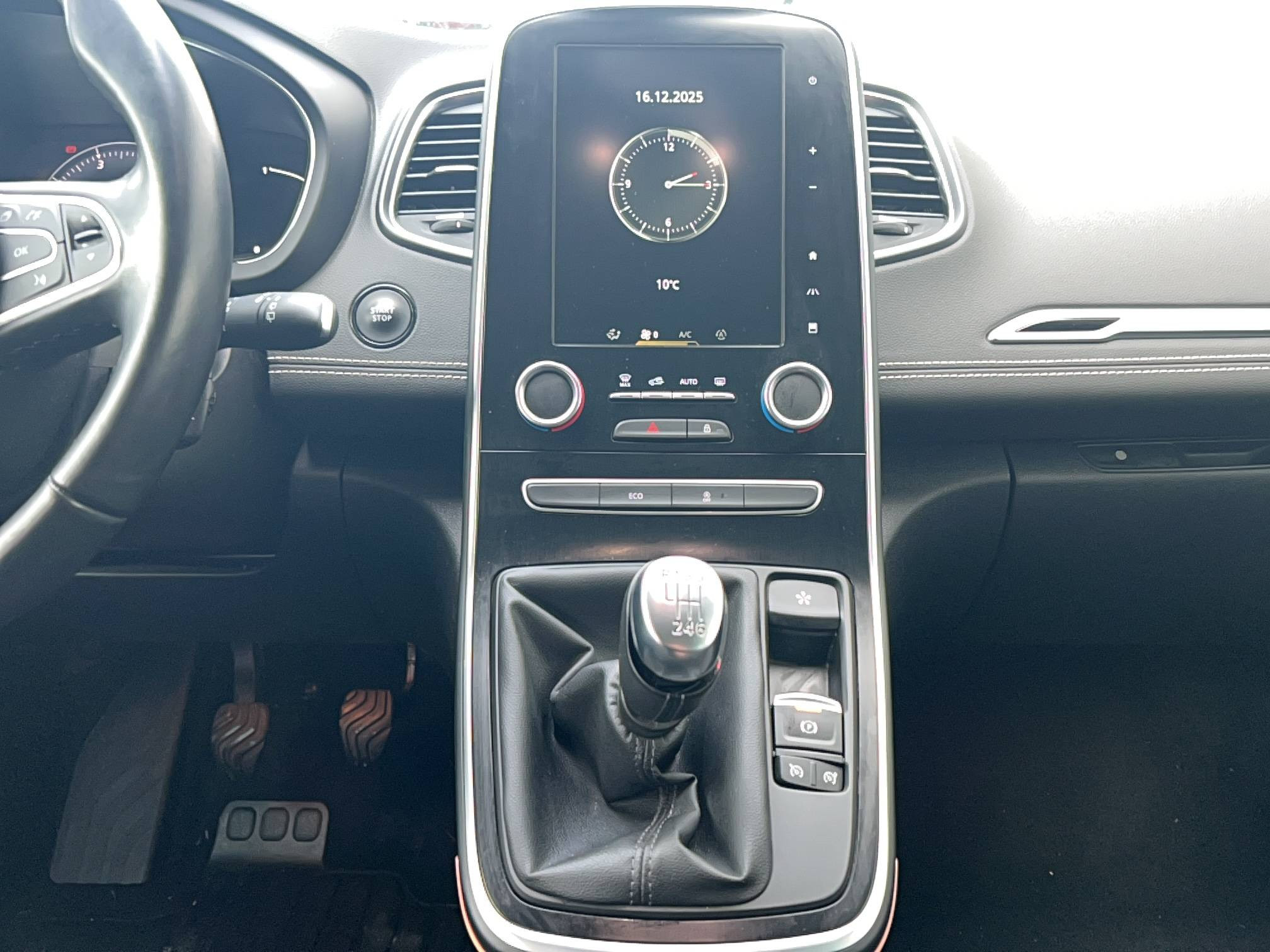 Vente en ligne Renault Scenic 4 Scenic TCe 130 Energy au prix de 12 990 €